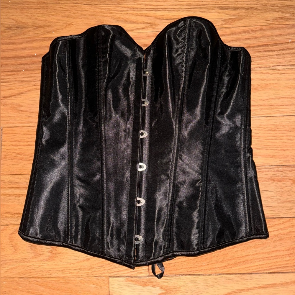 Black lace up corset